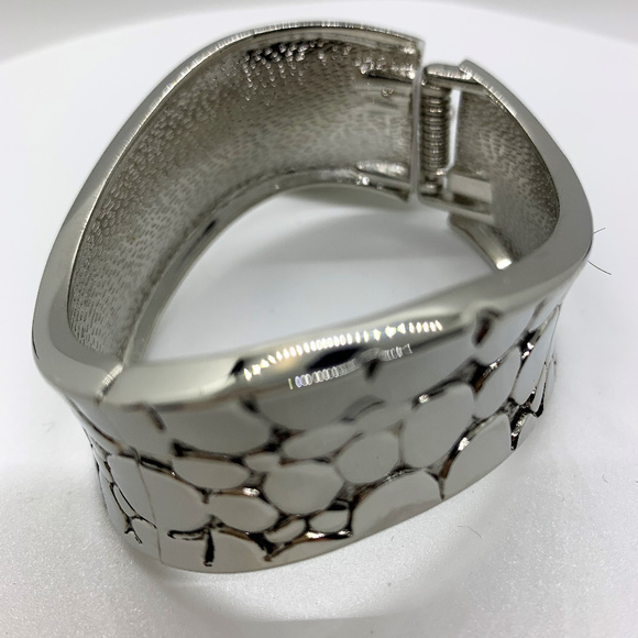 Spring Closure Cuff by A.J. NEW - Picture 2 of 3